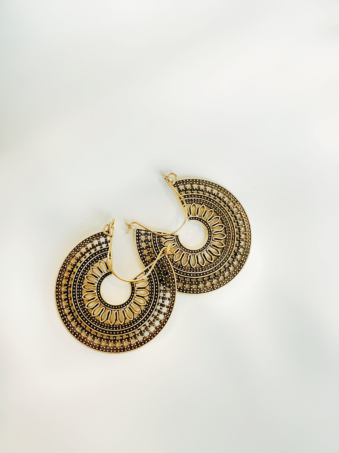 Aretes mandala