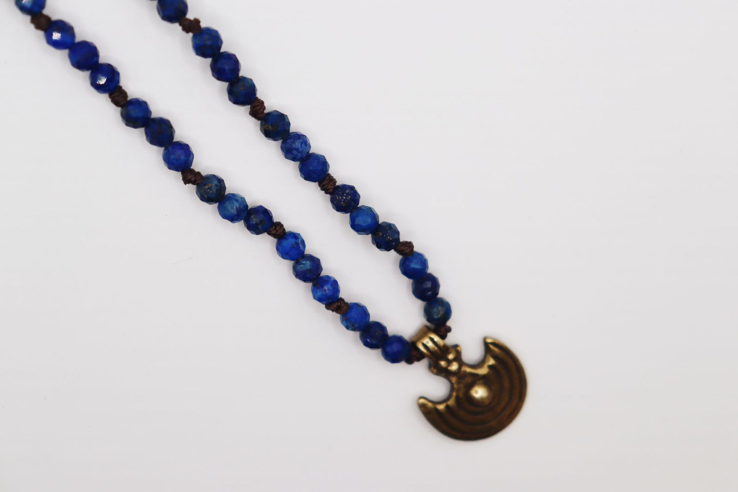 Collar ágata azul con dije Oro viejo
