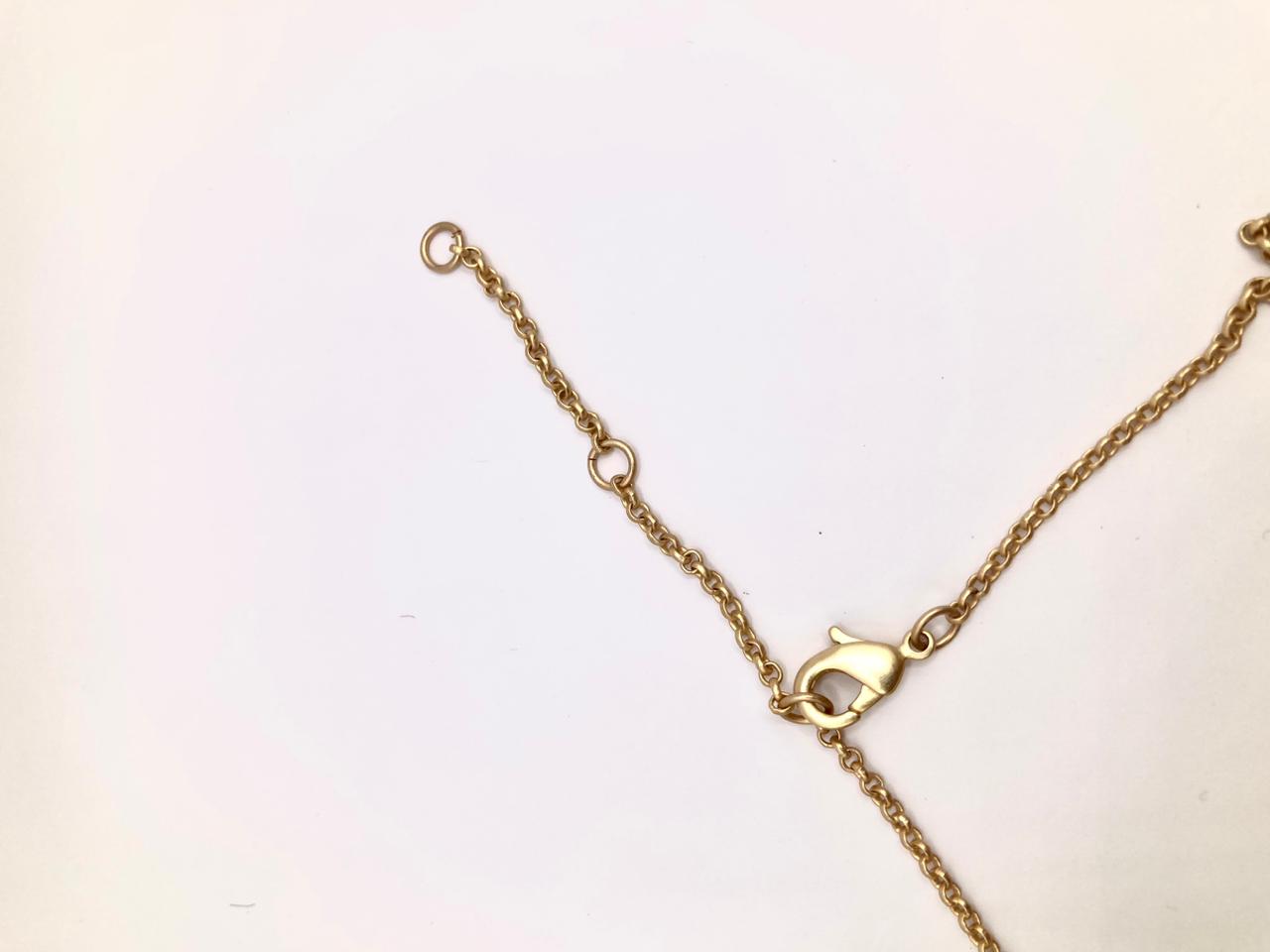 Zafiro con Cadena dorada