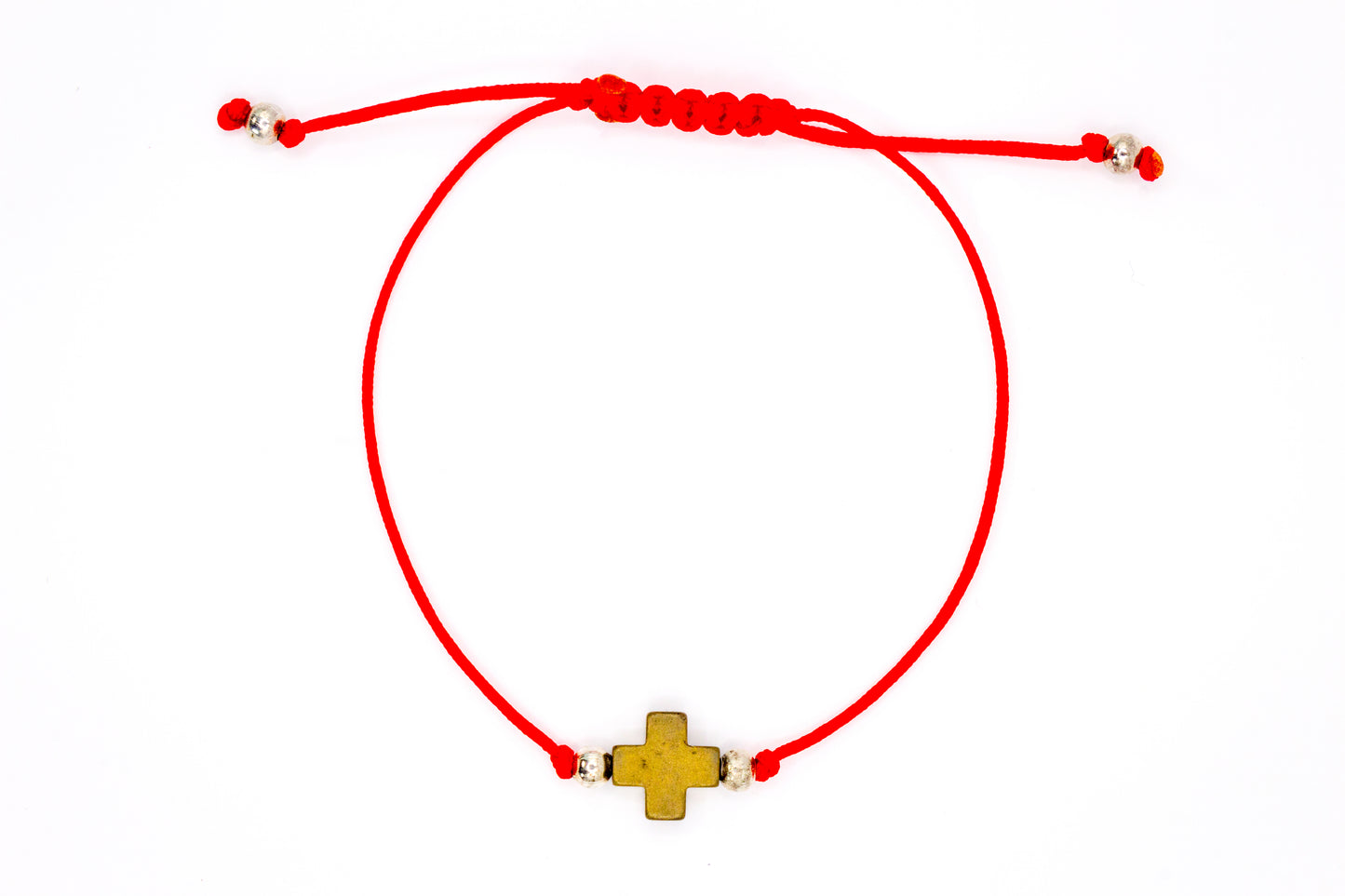 Pulsera Cruz con hilo rojo