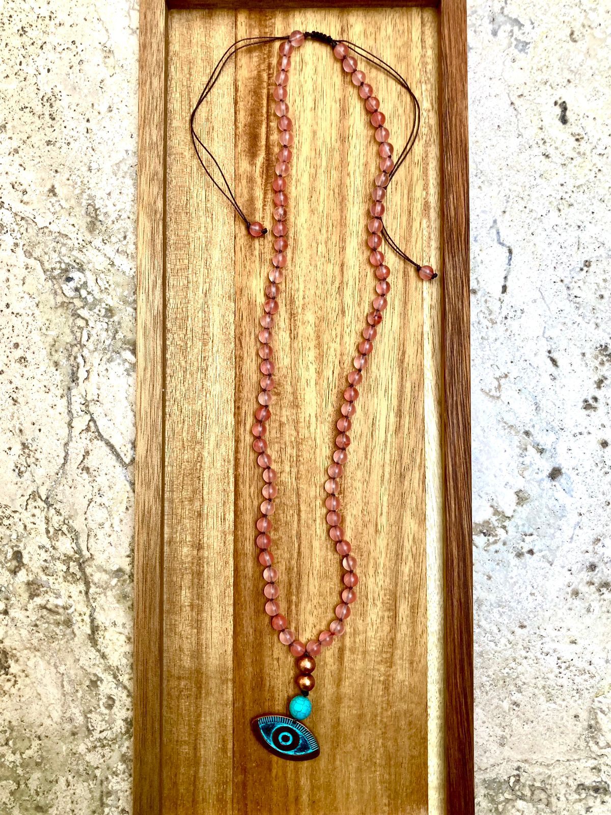 Collar Ojo Cherry